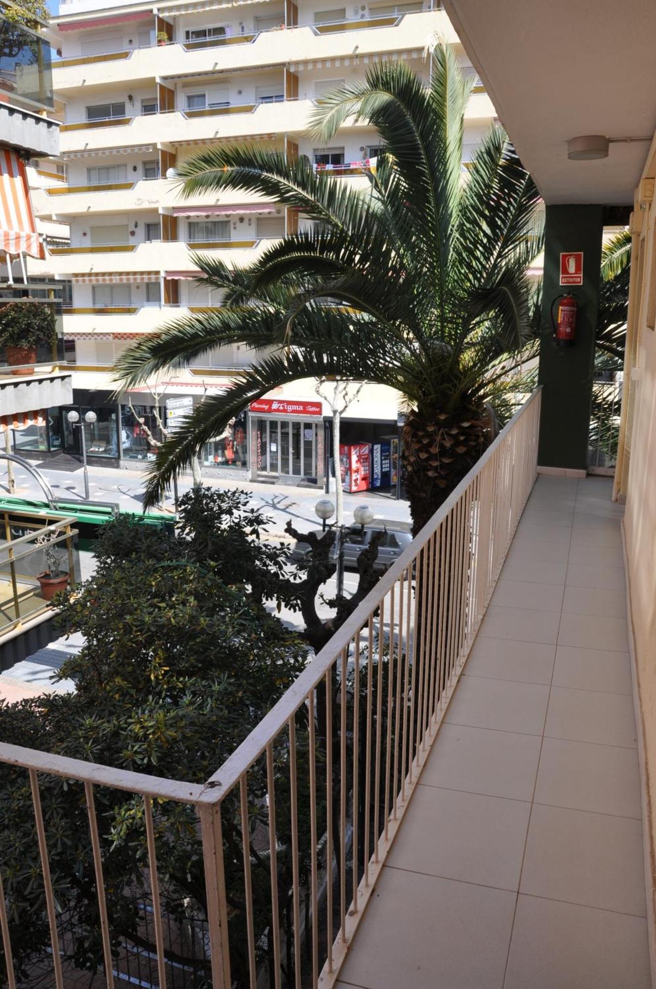 Hostal Montsant Salou Exterior foto